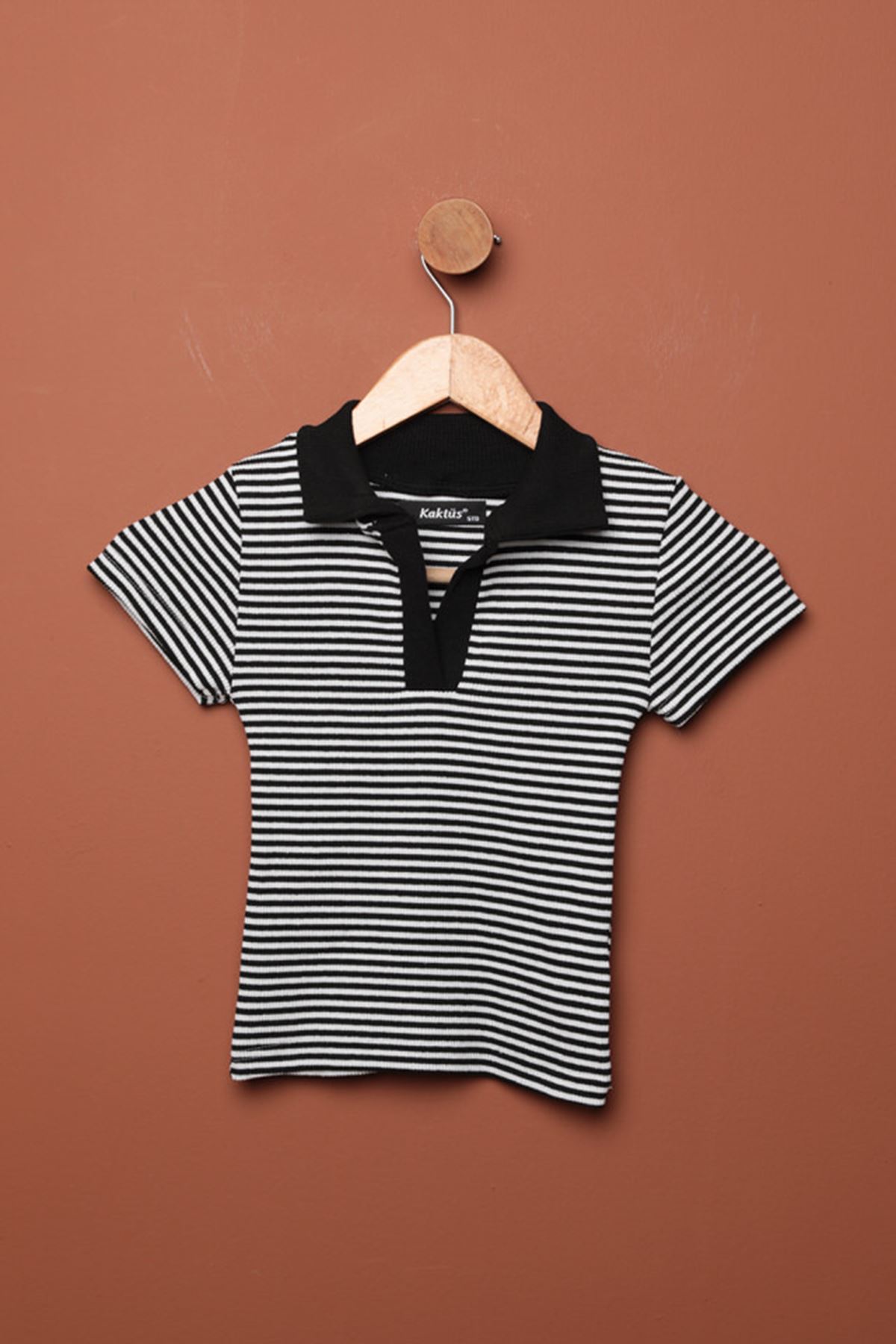Kaşkorse Kumaş Polo Yaka Çizgili Kadın Crop-Siyah