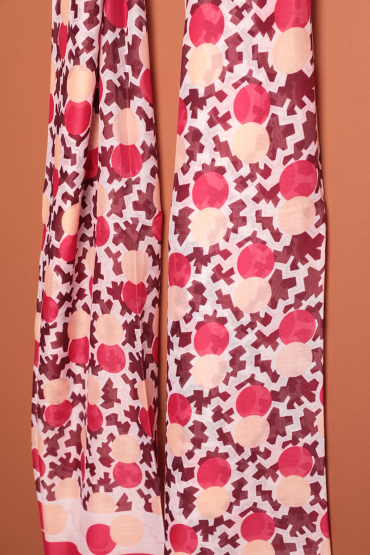 Geometric Pattern Women's Shawl-Red