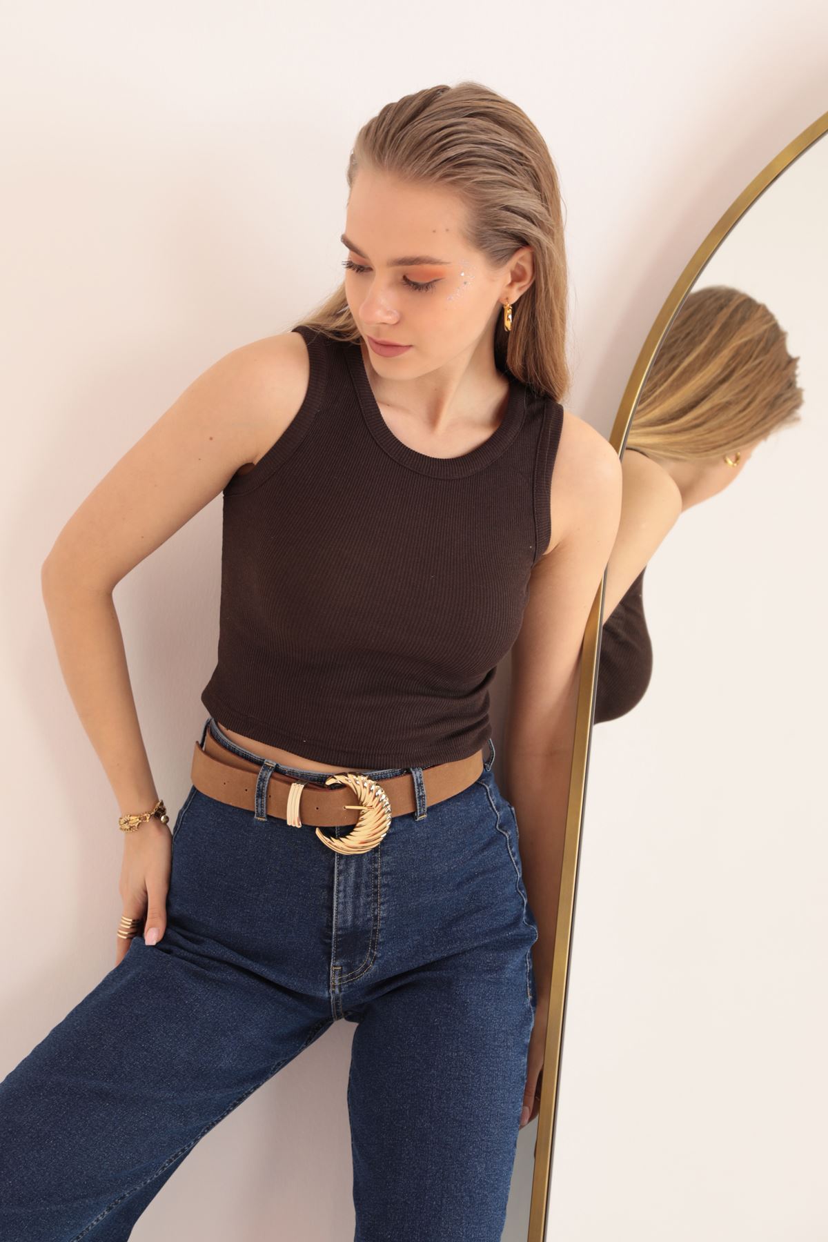 بلوزة نسائية بروتيل نسيج الرسن الرقبة-قهوه غامق