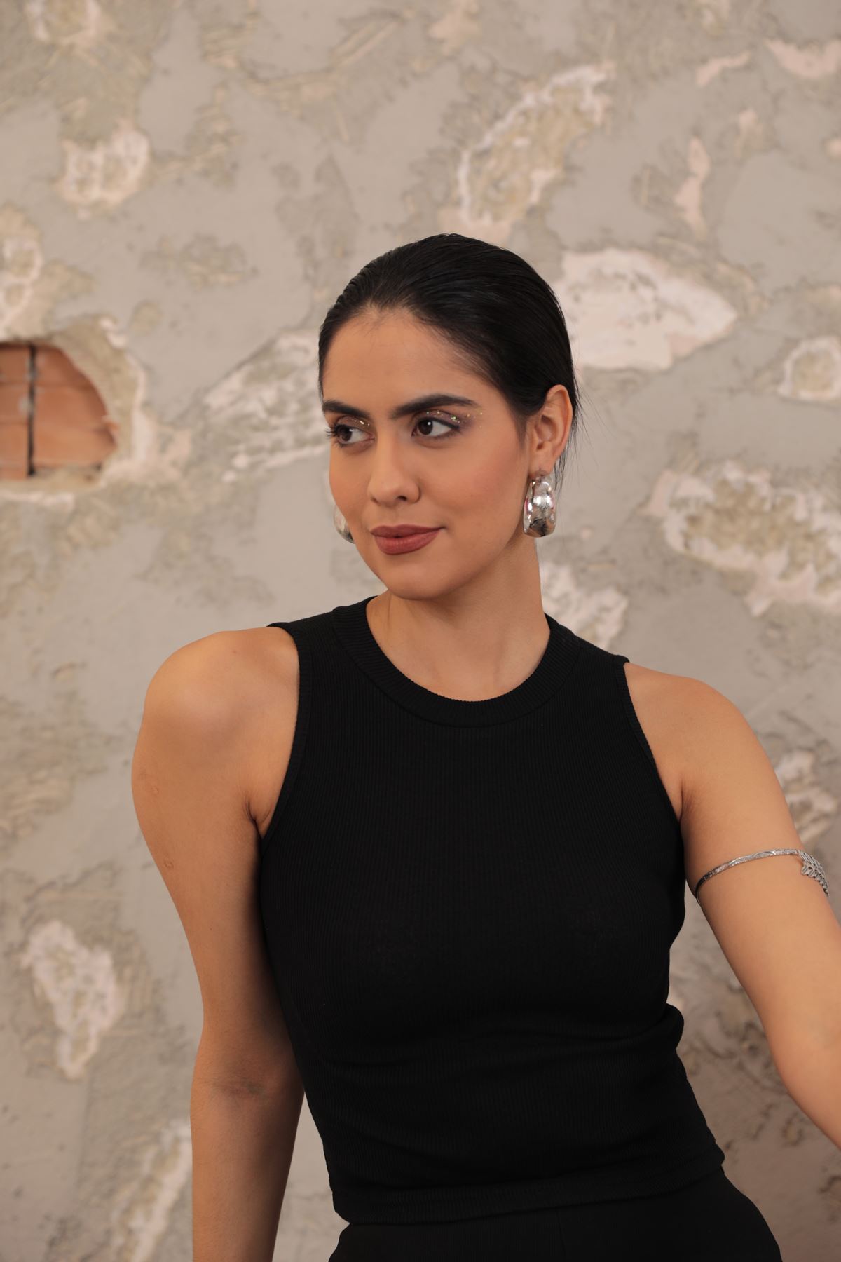 Kaşkorse Kumaş Geniş Bisiklet Yaka Kolsuz Kadın Bluz-Siyah