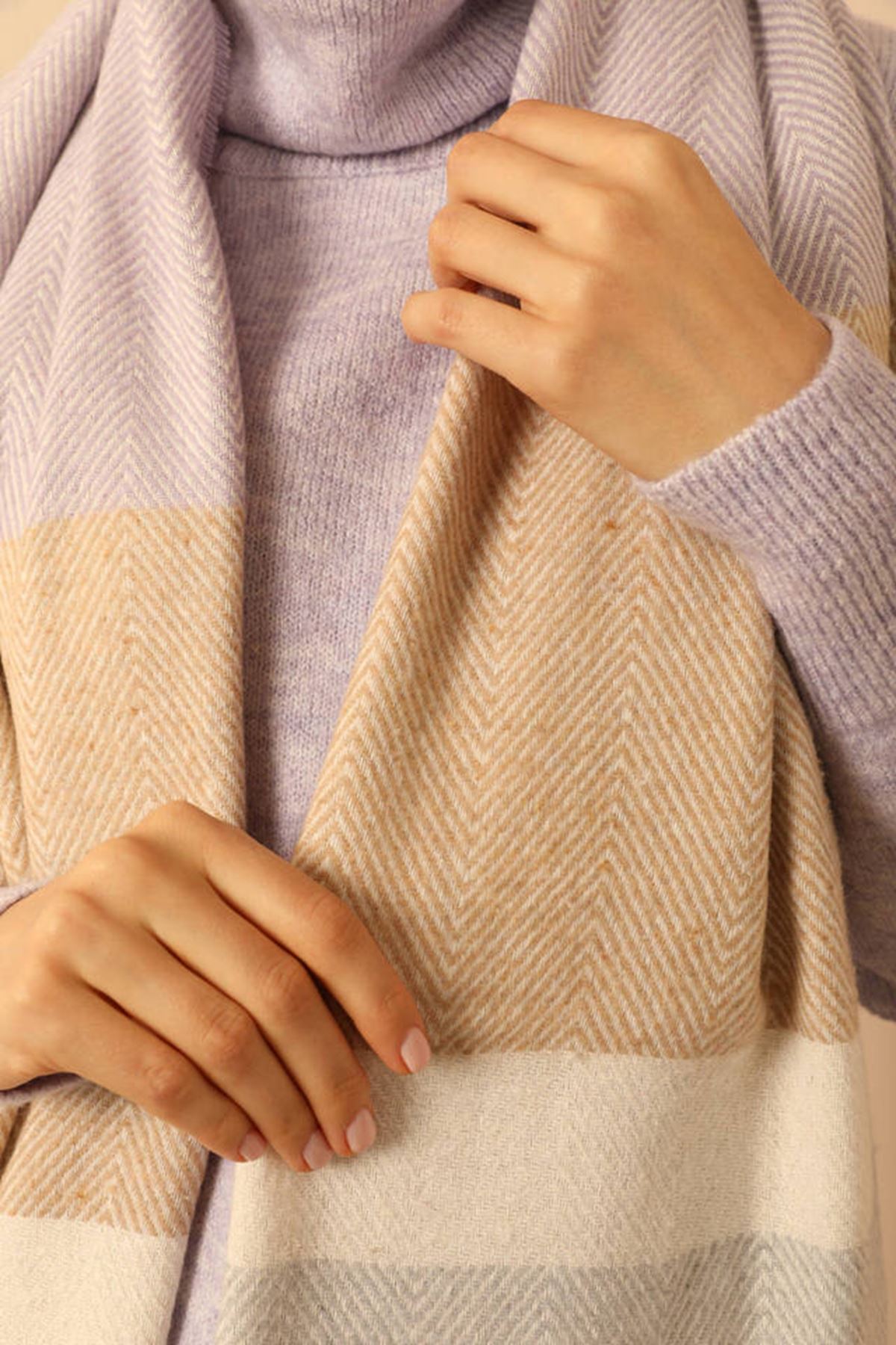 Yumuşak Dokulu Balıksırtı Desenli Kadın Lila Omuz Şal Atkı