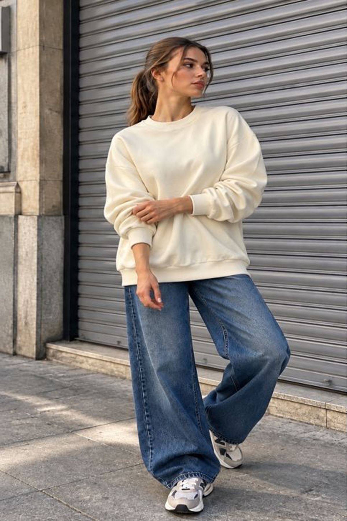 Üç İplik Basic Oversize Sweatshirt-Ekru