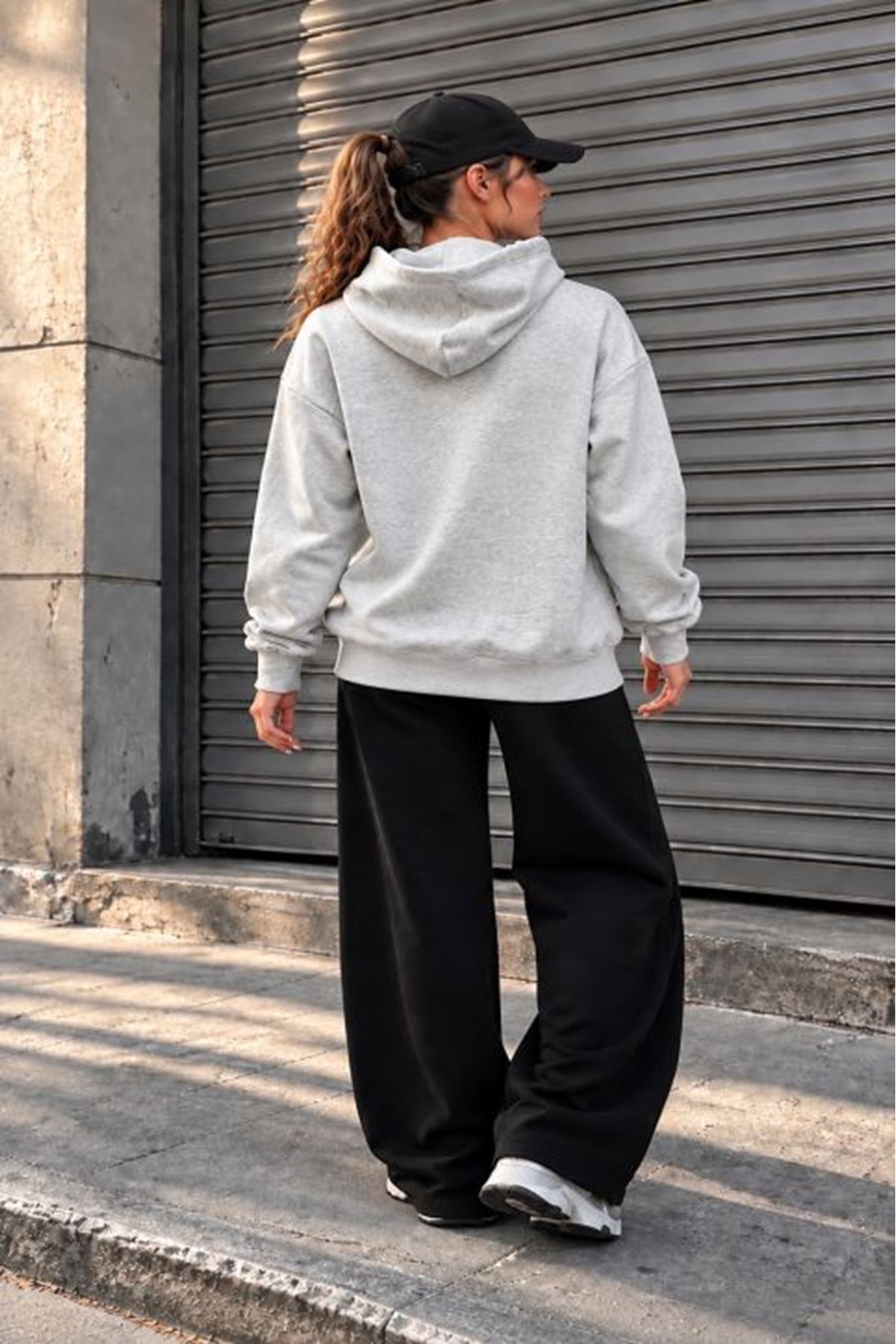 Üç İplik Kumaş Kapüşonlu Kanguru Cep Sweat-GRİ MELANJ