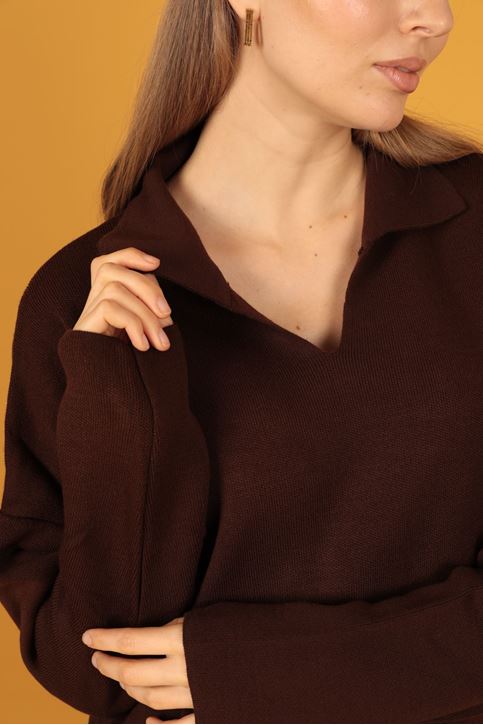 طقم نسائي تريكو  بياقة القميص-قهوة 