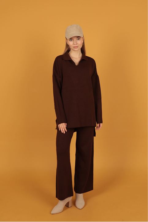 طقم نسائي تريكو  بياقة القميص-قهوة 