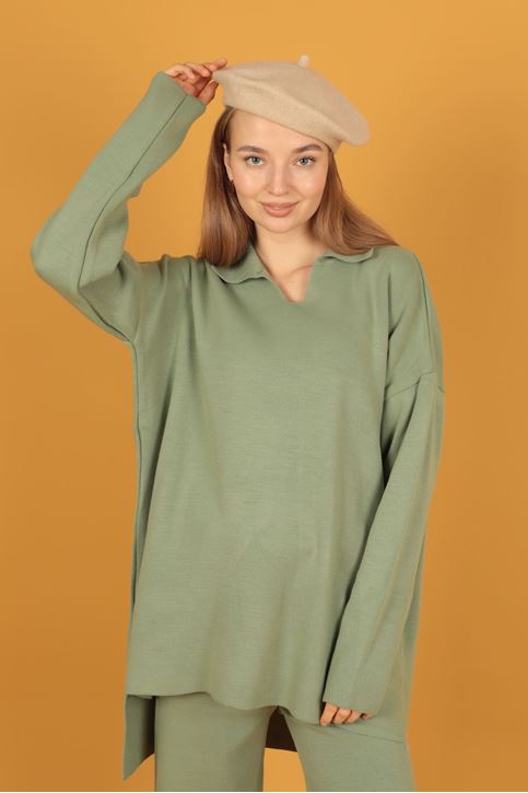 طقم نسائي تريكو  بياقة القميص-اخضر فاتح