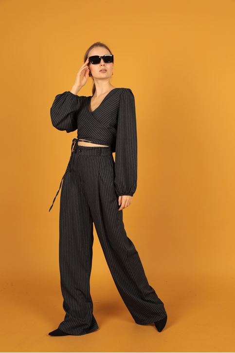 Çizgili Anvelop Bluz Bol Paça Pantolon Takım-Siyah
