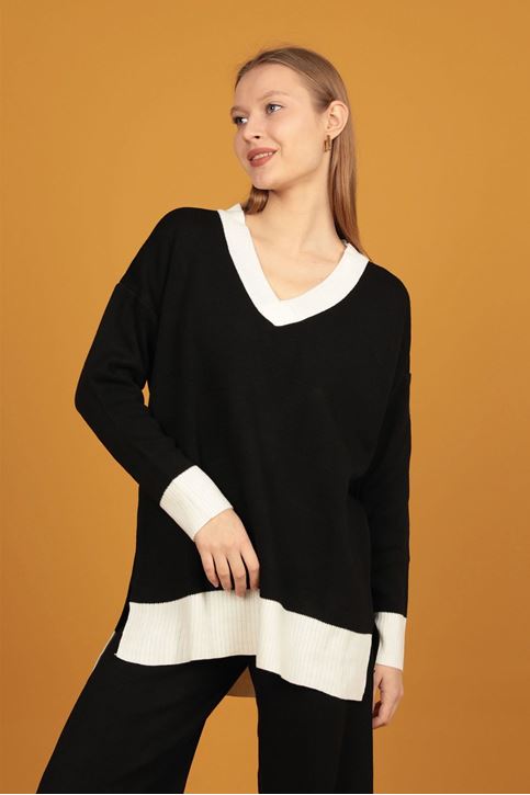 طقم نسائي تريكو  برقبة على شكل حرف V-اسود