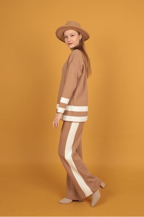 طقم تريكو مخطط نسائي-جملي