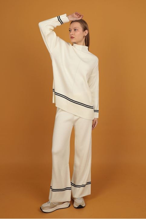 طقم نسائي تريكو  مخططة بنصف رقبة مالك الحزين-لؤلؤي