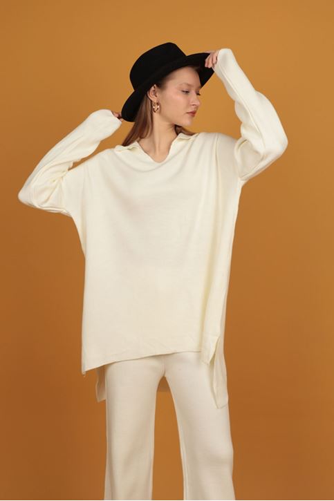 طقم نسائي تريكو  بياقة القميص-لؤلؤي