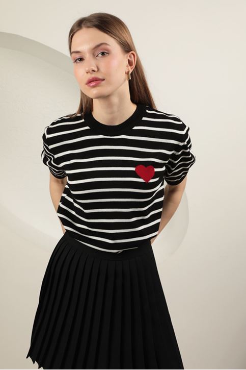 Triko Çizgili Kalp Desenli Kadın Kısa Kol Bluz-Siyah