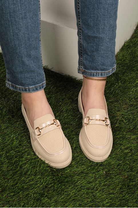 حذاء نسائي لوفر مصنوع من القماش بإبزيم رفيع يوميًا-بيج