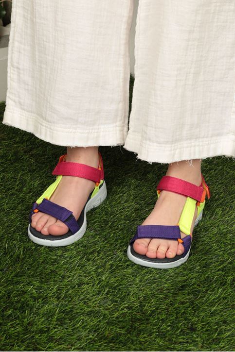 صنادل نسائية-فوشي