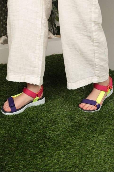 صنادل نسائية-فوشي