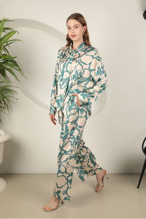 طقم نسائية منقوشة من قماش الساتان