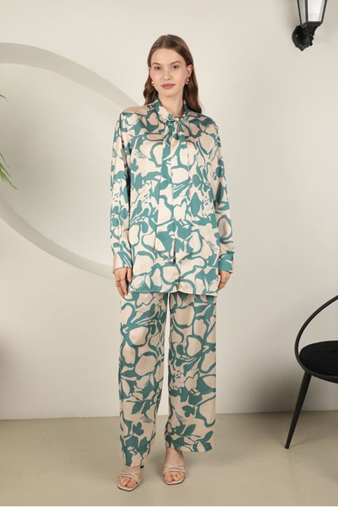 طقم نسائية منقوشة من قماش الساتان