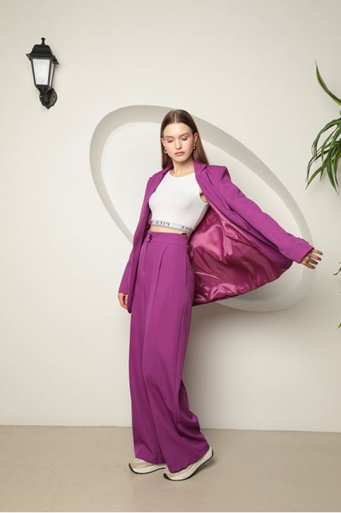 سترة نسائية كبيرة الحجم من قماش أطلس - أرجواني