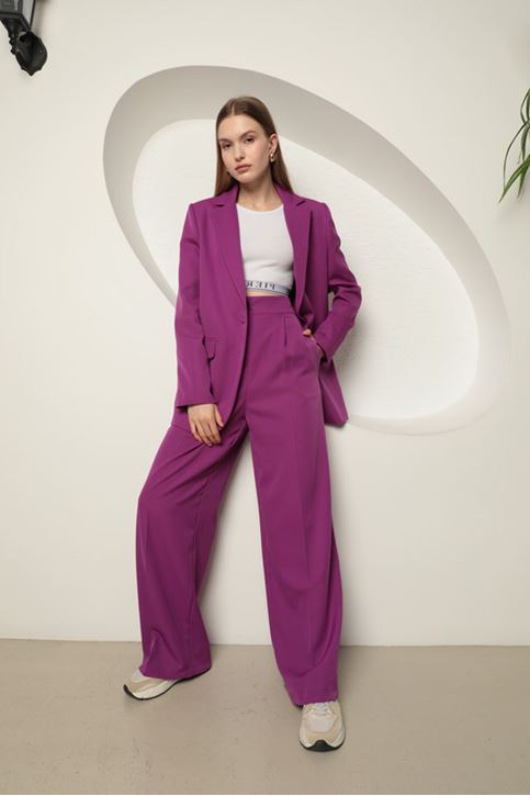 سترة نسائية كبيرة الحجم من قماش أطلس - أرجواني