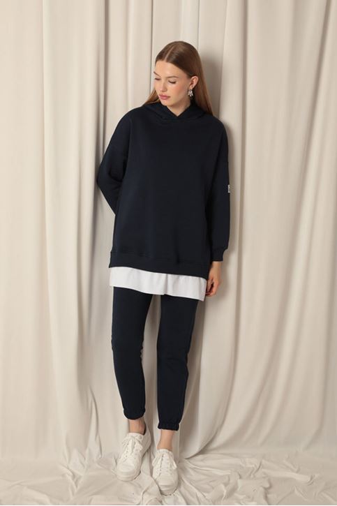 Женский темно-синий свитшот с капюшоном из трех видов пряжи