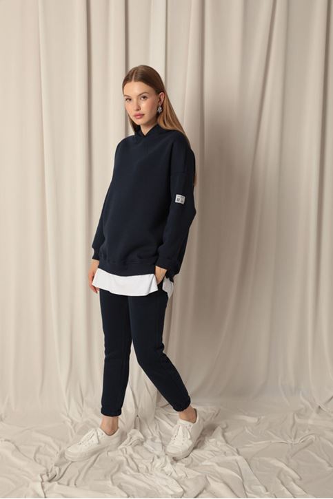 Женский темно-синий свитшот с капюшоном из трех видов пряжи