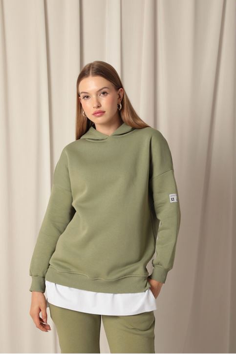 Женский свитшот цвета хаки с капюшоном из трех видов пряжи