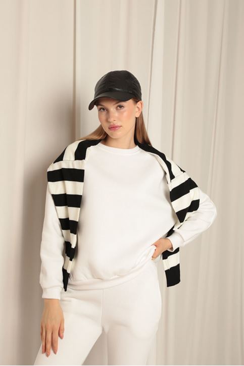 Женские свитшоты Ecru с воротником Zero из трех видов пряжи