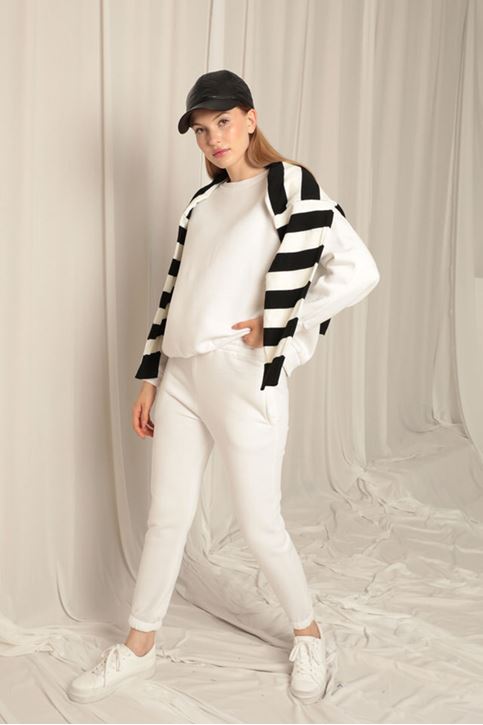 Женские свитшоты Ecru с воротником Zero из трех видов пряжи