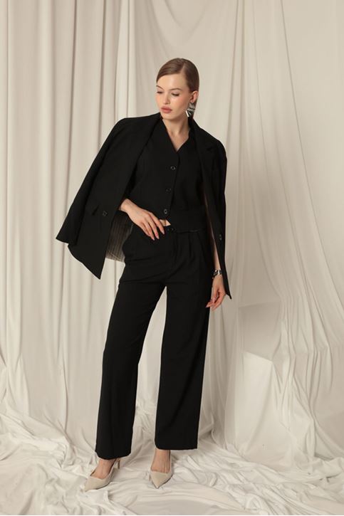 طقم نسائي من القماش المنسوج باللون الأسود مكون من 3 قطع