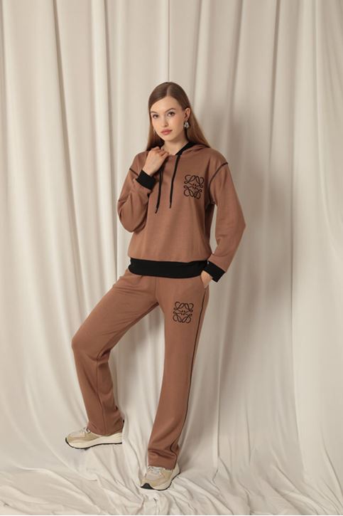 طقم قهوة نسائي مطرز بنسيج مشروط