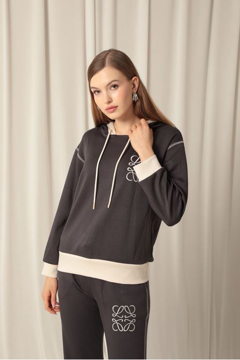 بدلة أنثراسيت نسائية مطرزة من القماش