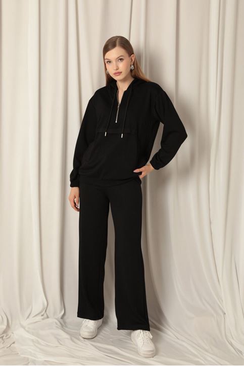 بدلة رياضية نسائية سوداء بسحاب من القماش المشروط