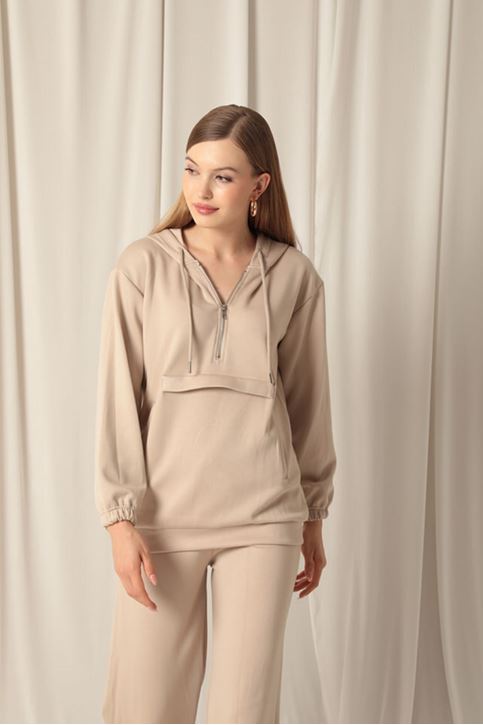 بدلة رياضية نسائية من القماش المشروط بسحاب