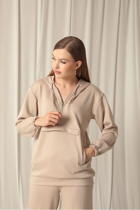 بدلة رياضية نسائية من القماش المشروط بسحاب