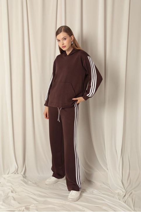 مجموعة قماش مشروط مخططة بقلنسوة للنساء باللون البني الداكن