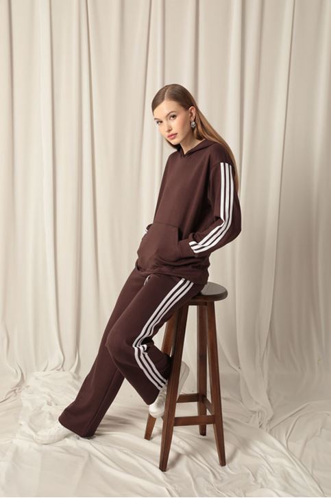 مجموعة قماش مشروط مخططة بقلنسوة للنساء باللون البني الداكن