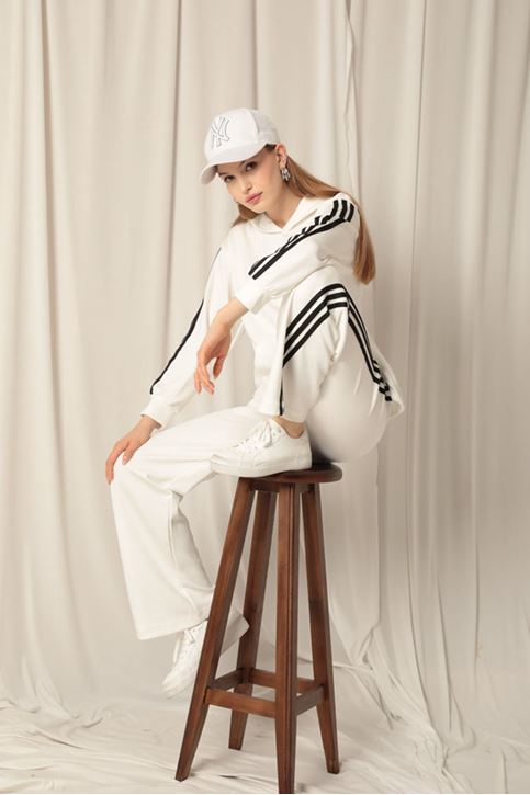 مجموعة قماش مشروط مخطط مقنعين Ecru المرأة