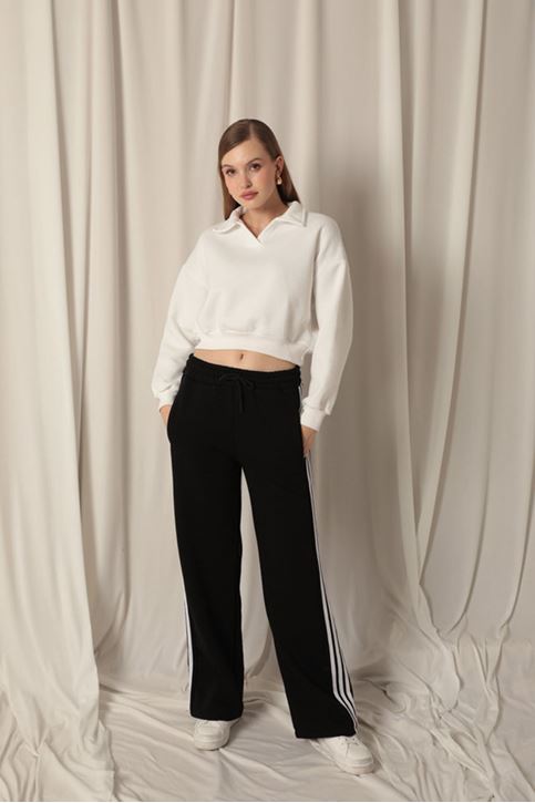  Короткий женский свитшот цвета экрю 