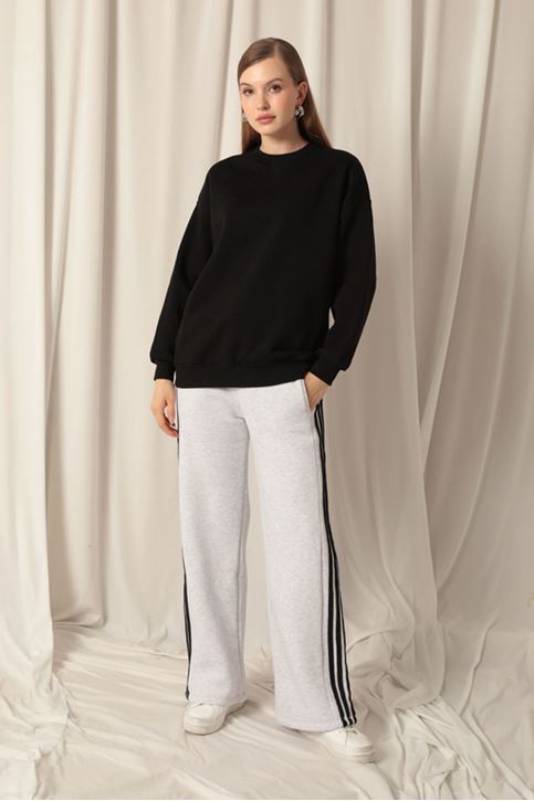  Женский черный свитшот с нулевым воротником 