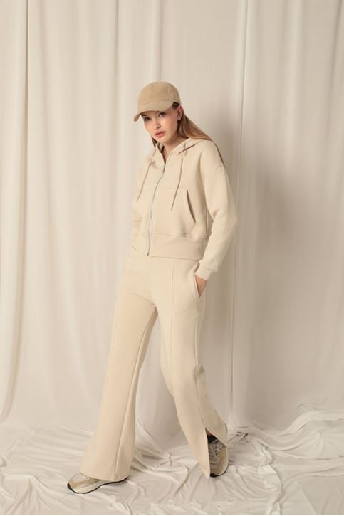  Короткая бежевая толстовка с капюшоном на молнии