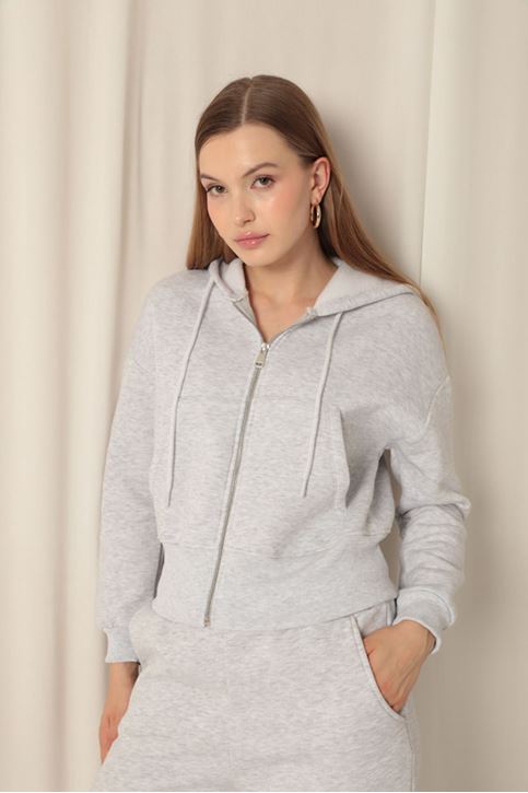  Короткий светло-серый свитшот с капюшоном на молнии