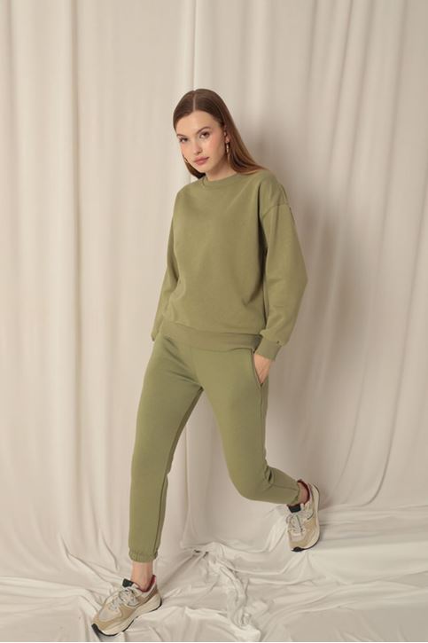 Женский свитшот цвета хаки из трех видов пряжи 