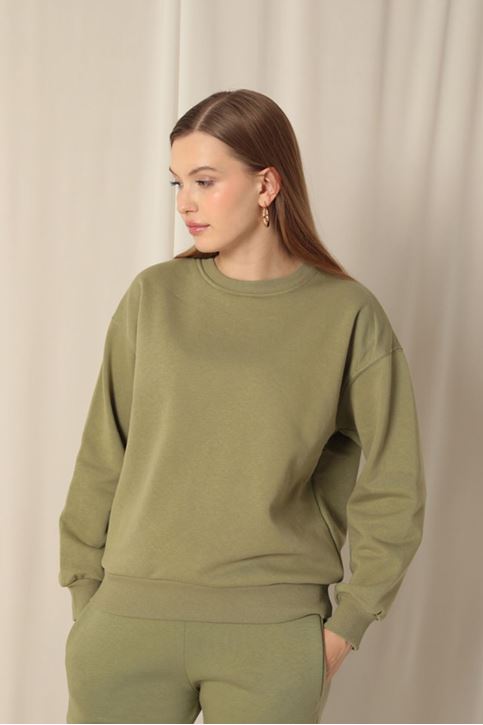 Женский свитшот цвета хаки из трех видов пряжи 