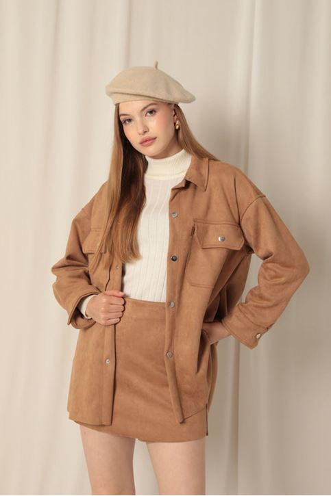 بدلة نسائية من جلد الغزال مع شورت وتنورة