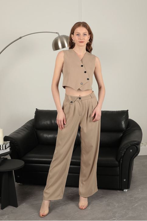 طقم سترة نسائية باللون البني من قماش بولي فيسكون