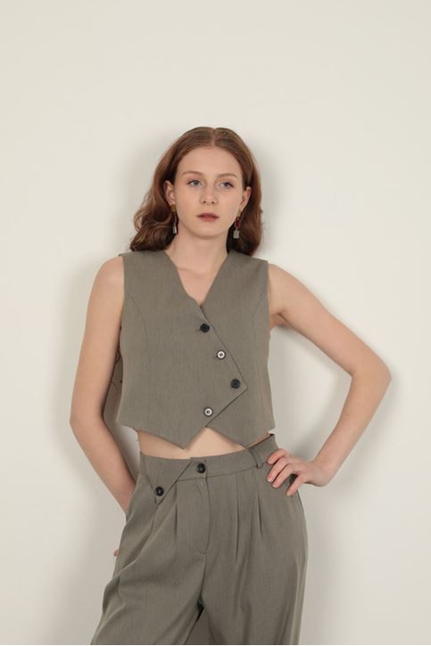 طقم سترة نسائية من قماش بولي فيسكون باللون الكاكي