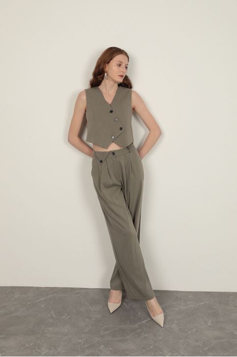 طقم سترة نسائية من قماش بولي فيسكون باللون الكاكي