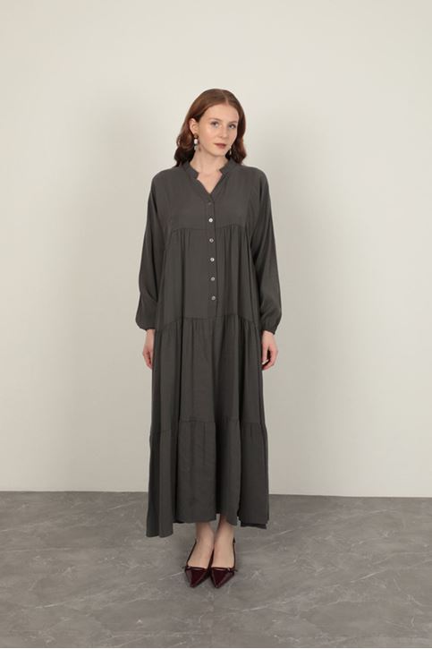  Антрацитовое платье с эластичными рукавами 