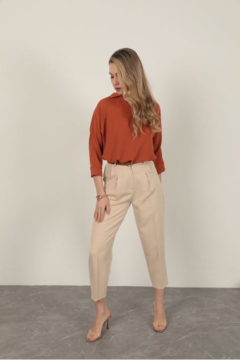 Atlas Kumaş Kemerli Havuç Pantolon-Bej