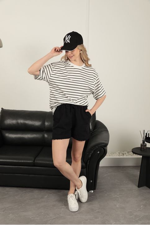 Garbardin Kumaş Püsküllü Kadın Şort-Siyah